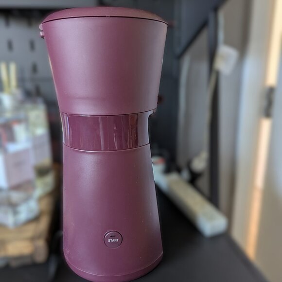 Mr. Coffee Iced Coffee Maker With Dunkin/Starbucks Tumblers - Picture 4 of 5